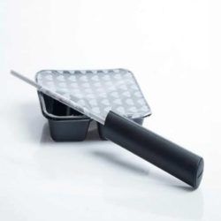 Easy-off foil remover and a Danish foodservice tray